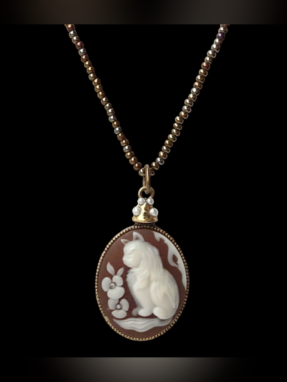 Vintage-Style Cat Cameo Pendant w/ “Druk” Beaded Necklace